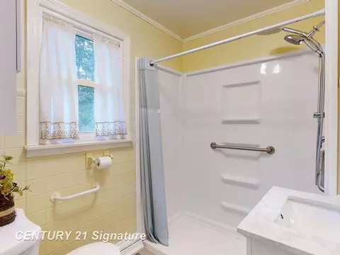 Bath - 6123 E Riv, Flushing, MI 48433 photo 2 of 2
