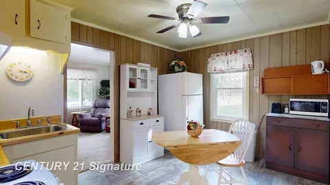 Kitchen - 6123 E Riv, Flushing, MI 48433 photo 1 of 1