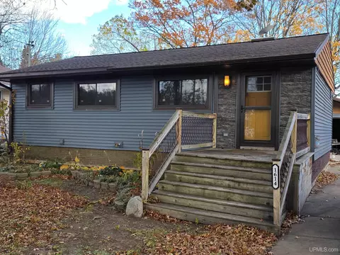 1614 Wilkinson, Marquette, MI 49855