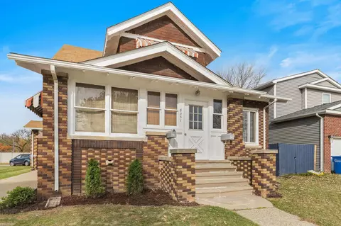 8051 Racine, Warren, MI 48093