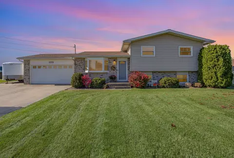1717 N Knight, Essexville, MI 48732