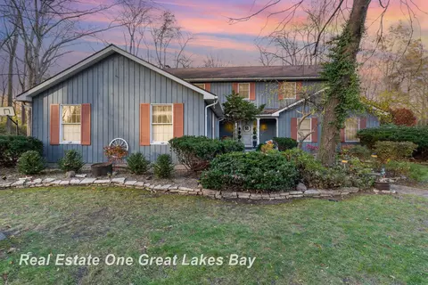 3021 Vessy, Saginaw, MI 48601