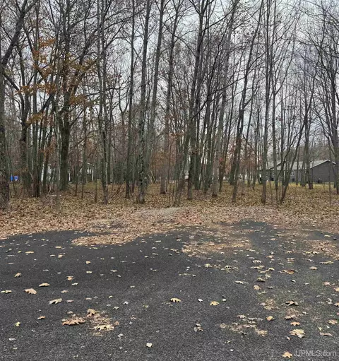 2821 W 5th, Gladstone, MI 49837
