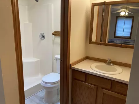 Bath - 606 Kemp, Gladwin, MI 48624 photo 2 of 3