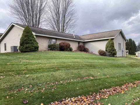 Exterior - 606 Kemp, Gladwin, MI 48624 photo 6 of 8