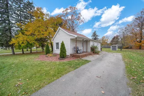 842 Burr, Adrian, MI 49221