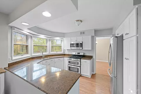 Kitchen - 7655 Coventry, Temperance, MI 48182 photo 4 of 4