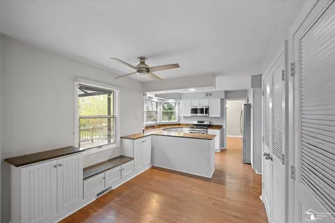 Kitchen - 7655 Coventry, Temperance, MI 48182 photo 2 of 4