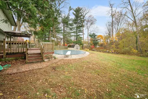 Exterior - 7655 Coventry, Temperance, MI 48182 photo 5 of 10