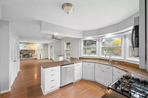 Kitchen - 7655 Coventry, Temperance, MI 48182 photo 1 of 4
