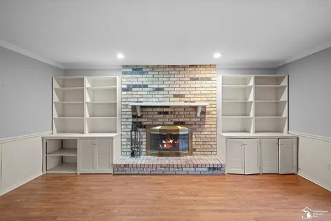 Living - 7655 Coventry, Temperance, MI 48182 photo 5 of 7