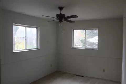 Bedroom - 1314 Pinehurst, Flint, MI 48507 photo 2 of 3