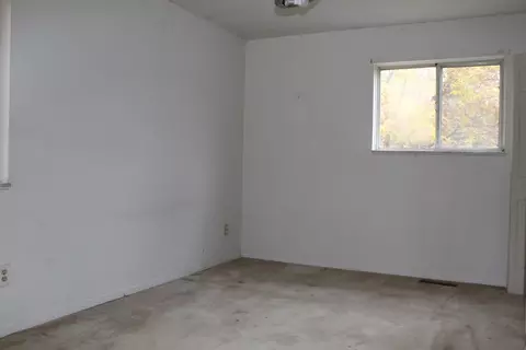 Bedroom - 1314 Pinehurst, Flint, MI 48507 photo 1 of 3