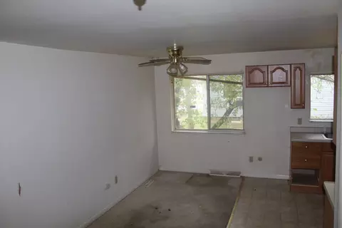 Living - 1314 Pinehurst, Flint, MI 48507 photo 1 of 4