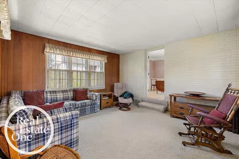 1769 Newcastle, Grosse Pointe Woods, MI 48236 photo 14