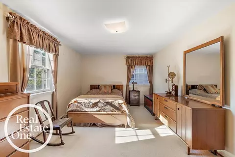 1769 Newcastle, Grosse Pointe Woods, MI 48236 photo 18