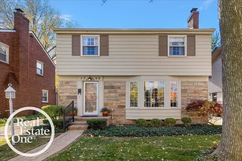 1769 Newcastle, Grosse Pointe Woods, MI 48236 photo 2