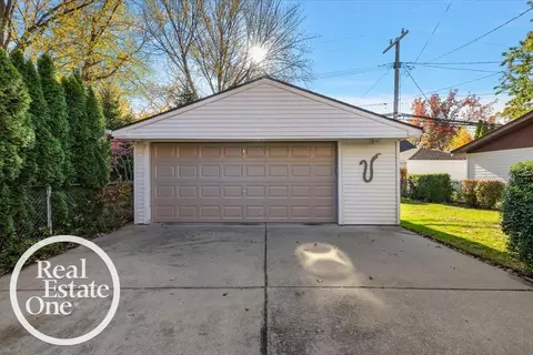 1769 Newcastle, Grosse Pointe Woods, MI 48236 photo 29