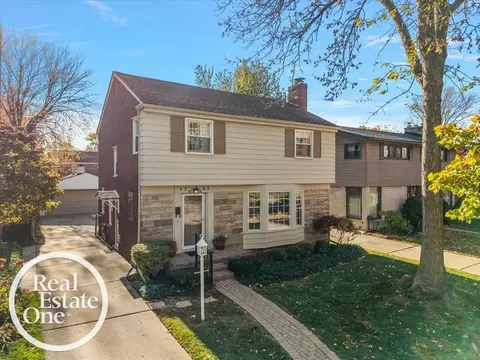 1769 Newcastle, Grosse Pointe Woods, MI 48236 photo 35
