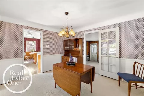 1769 Newcastle, Grosse Pointe Woods, MI 48236 photo 9