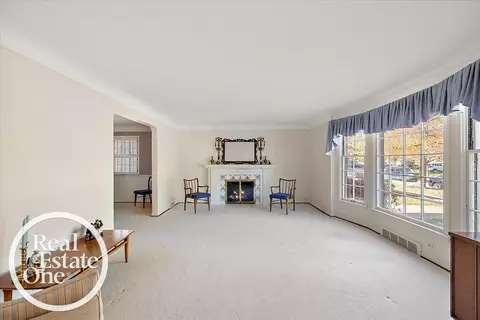 1769 Newcastle, Grosse Pointe Woods, MI 48236 photo 5