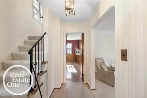 1769 Newcastle, Grosse Pointe Woods, MI 48236 photo 17