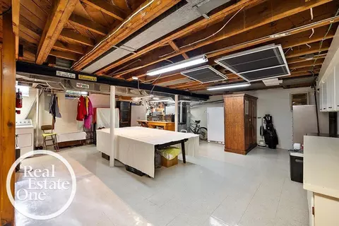 1769 Newcastle, Grosse Pointe Woods, MI 48236 photo 27