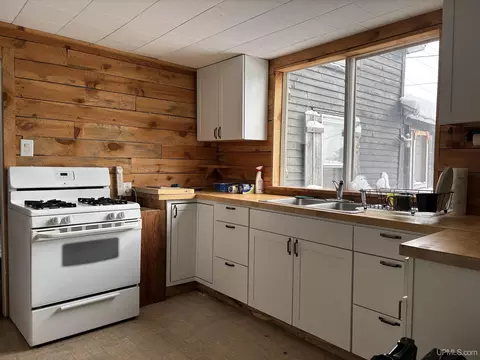 Kitchen - 727 E Rdg, Ishpeming, MI 49849 photo 1 of 2