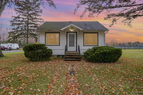 1902 Cheney, Saginaw, MI 48601