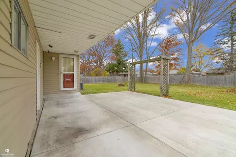 Exterior - 925 Whiting, Saint Clair, MI 48079 photo 9 of 11