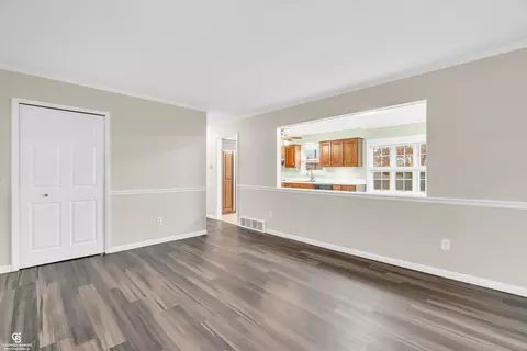 Living - 925 Whiting, Saint Clair, MI 48079 photo 4 of 4
