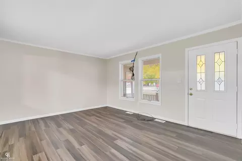 Living - 925 Whiting, Saint Clair, MI 48079 photo 2 of 4
