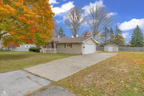Exterior - 925 Whiting, Saint Clair, MI 48079 photo 1 of 11