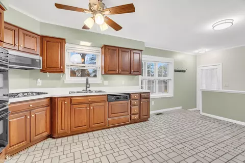 Kitchen - 925 Whiting, Saint Clair, MI 48079 photo 1 of 5