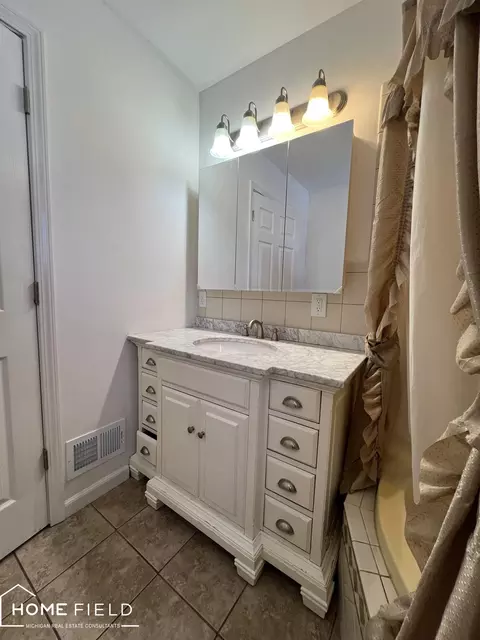 700 Nafus, Owosso, MI 48867 photo 21