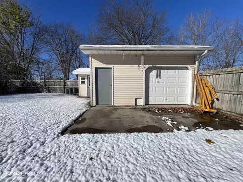 700 Nafus, Owosso, MI 48867 photo 31