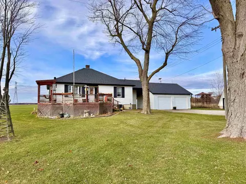 4190 S Raucholz, Hemlock, MI 48626