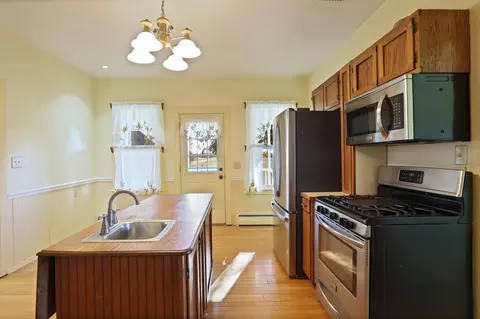 Kitchen - 5400 Maple, Frankenmuth, MI 48734 photo 2 of 6