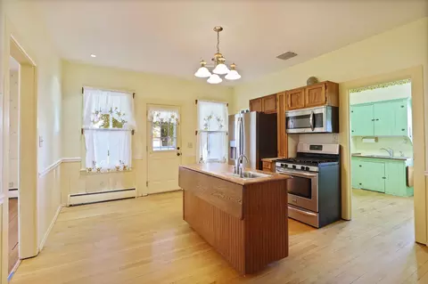 Kitchen - 5400 Maple, Frankenmuth, MI 48734 photo 1 of 6