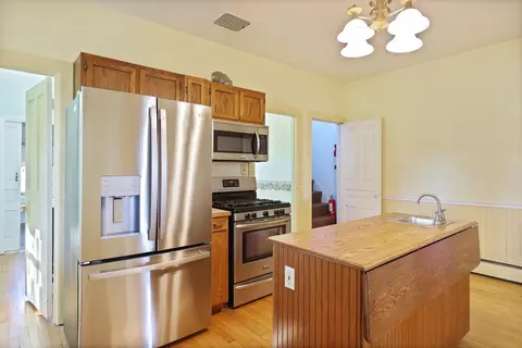 Kitchen - 5400 Maple, Frankenmuth, MI 48734 photo 3 of 6