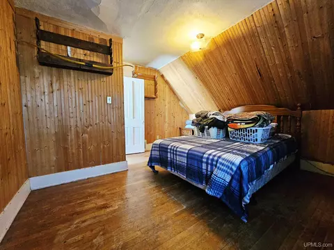 Bedroom - 509 S 10th, Escanaba, MI 49829 photo 4 of 5