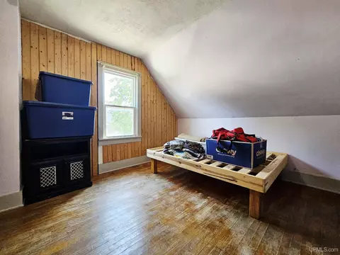 Bedroom - 509 S 10th, Escanaba, MI 49829 photo 2 of 5
