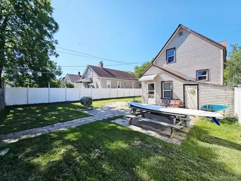 Exterior - 509 S 10th, Escanaba, MI 49829 photo 2 of 6