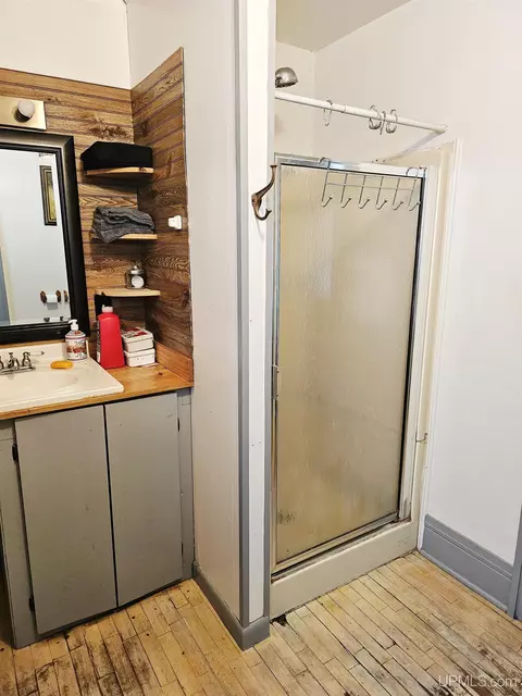 Bath - 509 S 10th, Escanaba, MI 49829 photo 2 of 4