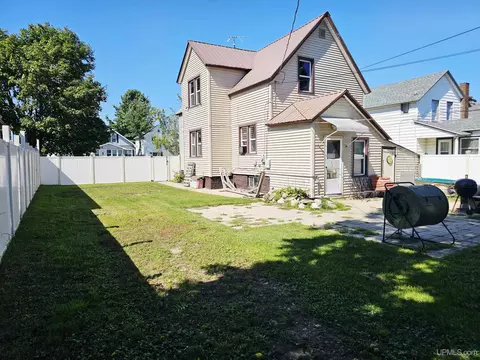 Exterior - 509 S 10th, Escanaba, MI 49829 photo 1 of 6
