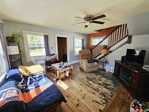 Living - 509 S 10th, Escanaba, MI 49829 photo 1 of 3