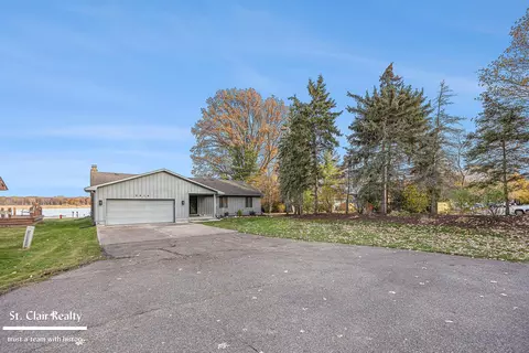 2516 River, Marysville, MI 48040