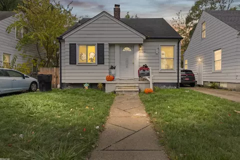 19400 Kingsville, Harper Woods, MI 48225