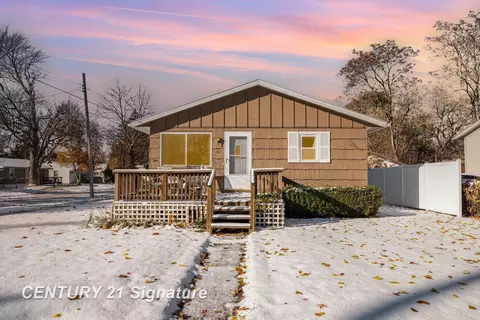301 Mcewan, Bay City, MI 48708