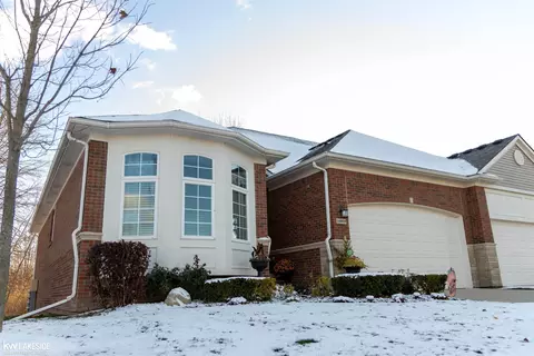 14932 Village Park, Utica, MI 48315